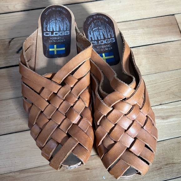 Anna Clogs made in Sweden wooden woven patterned open toed clogs - Picture 3 of 9